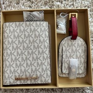 Michael Kors luggage tag & passport holder wallet gift set